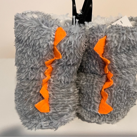 🎈🎈ADORABLE MONSTER SLIPPERS - Picture 2 of 5